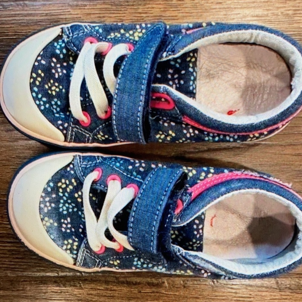 Near condition kids shoes